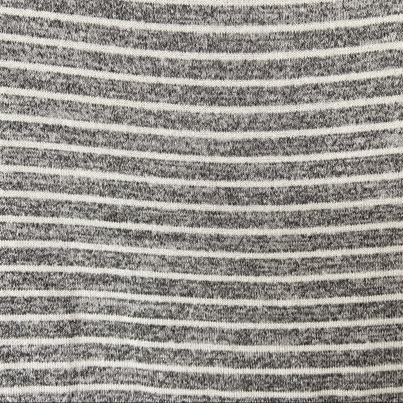 BANANA REPUBLIC GREY/WHITE STRIPED SLEEVELESS TOP WITH TWIST DETAIL, MEDIUM - Picture 8 of 8